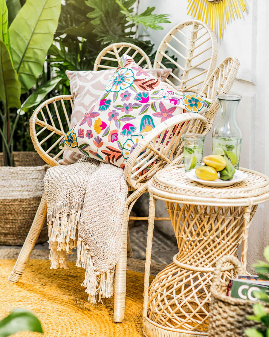 Silla de mimbre libélula con cojines de flores y manta muebles terraza - Silla de mimbre libélula